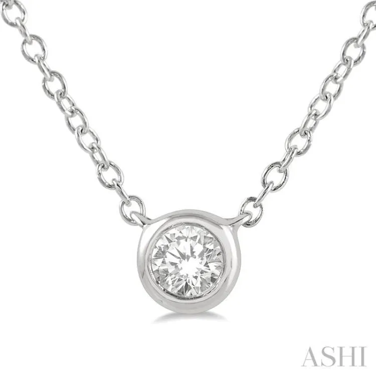 1/10 Ctw Bezel Round Cut Diamond Petite Fashion Pendant With Chain in 10K White Gold