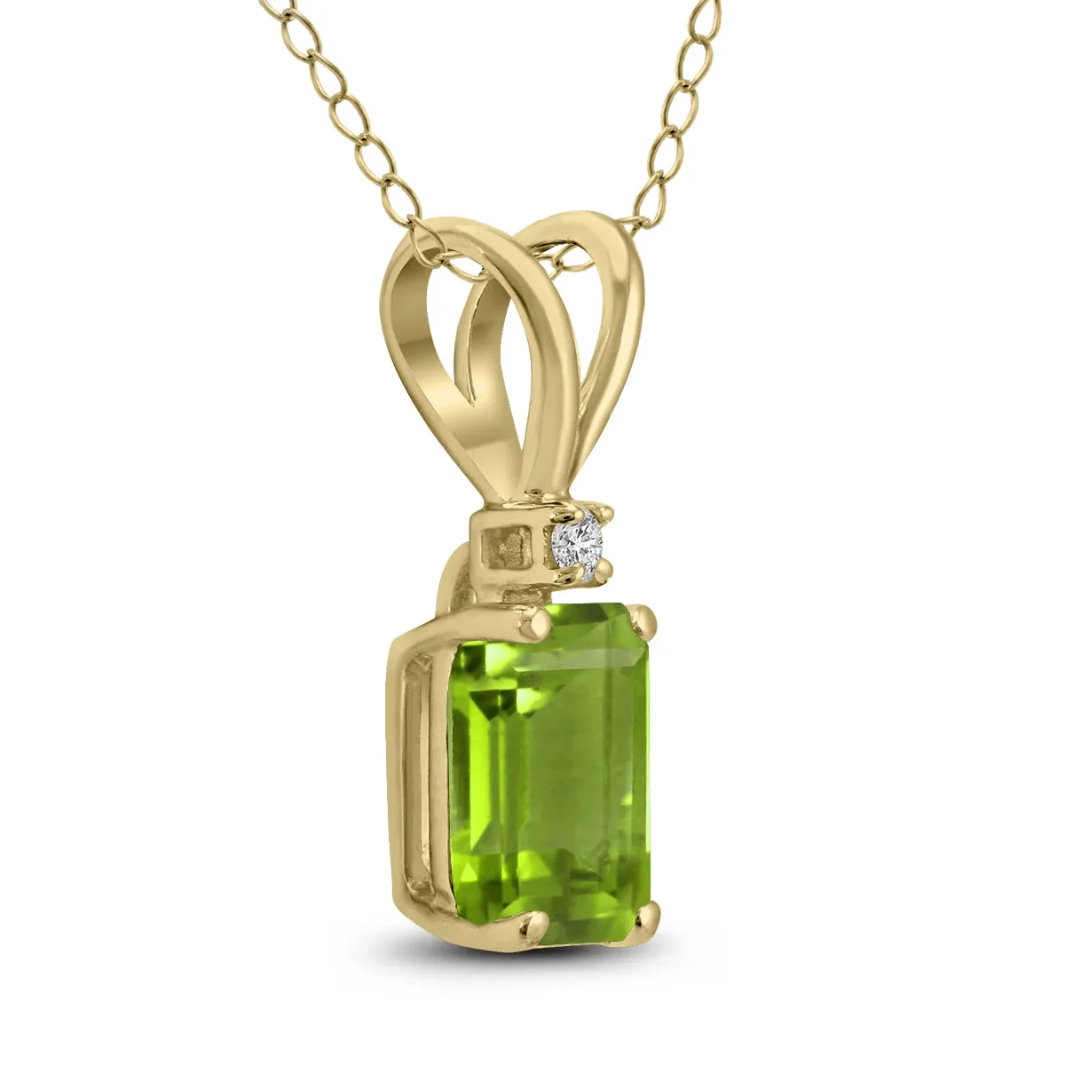 14K Yellow Gold 8X6Mm Emerald Shaped Peridot And Diamond Pendant