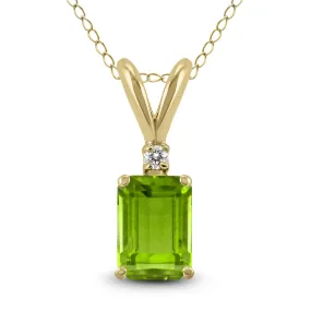 14K Yellow Gold 8X6Mm Emerald Shaped Peridot And Diamond Pendant