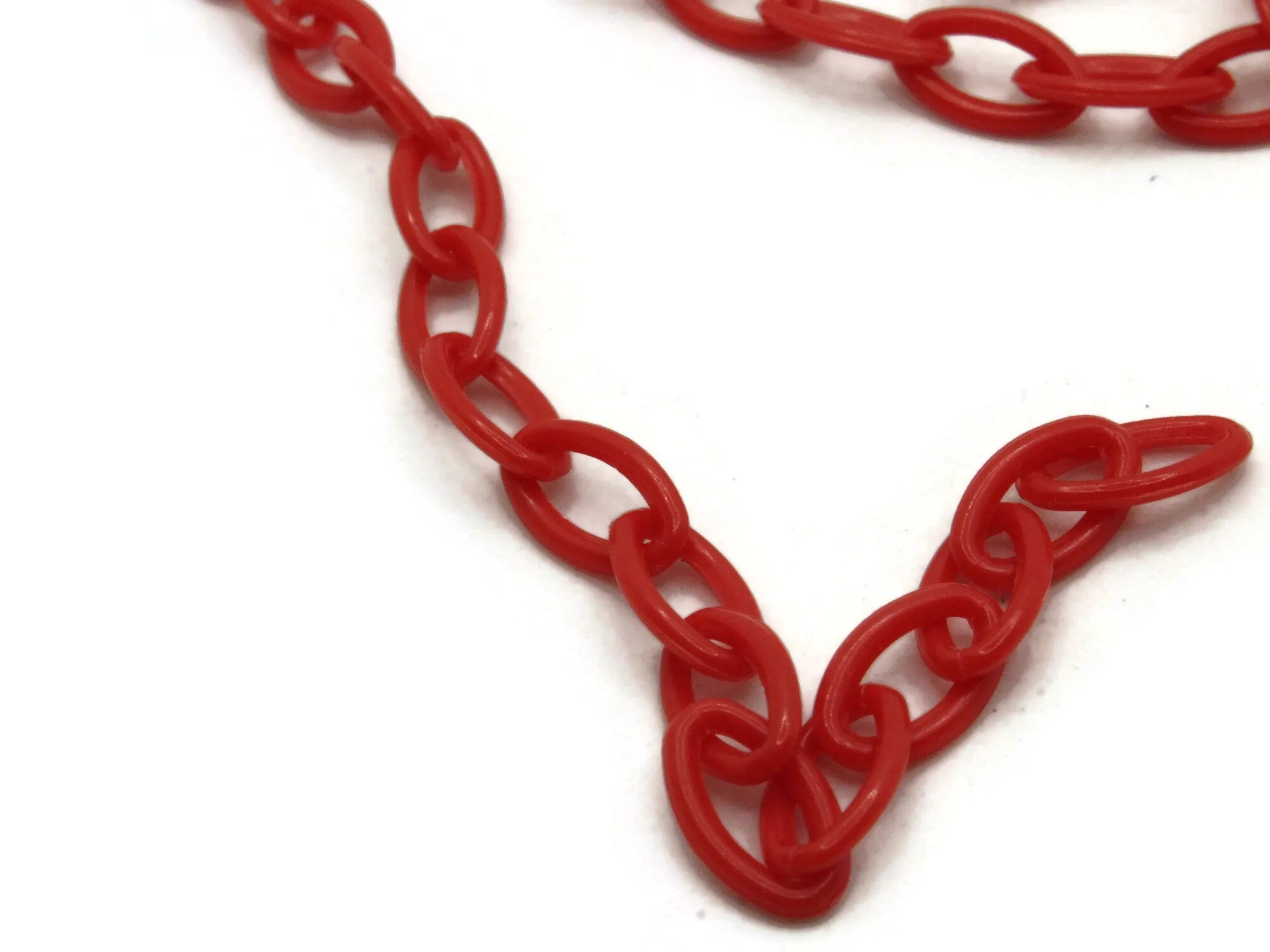 15.75 Inch Red Plastic Oval Chain - 40cm chain - 13x8mm links