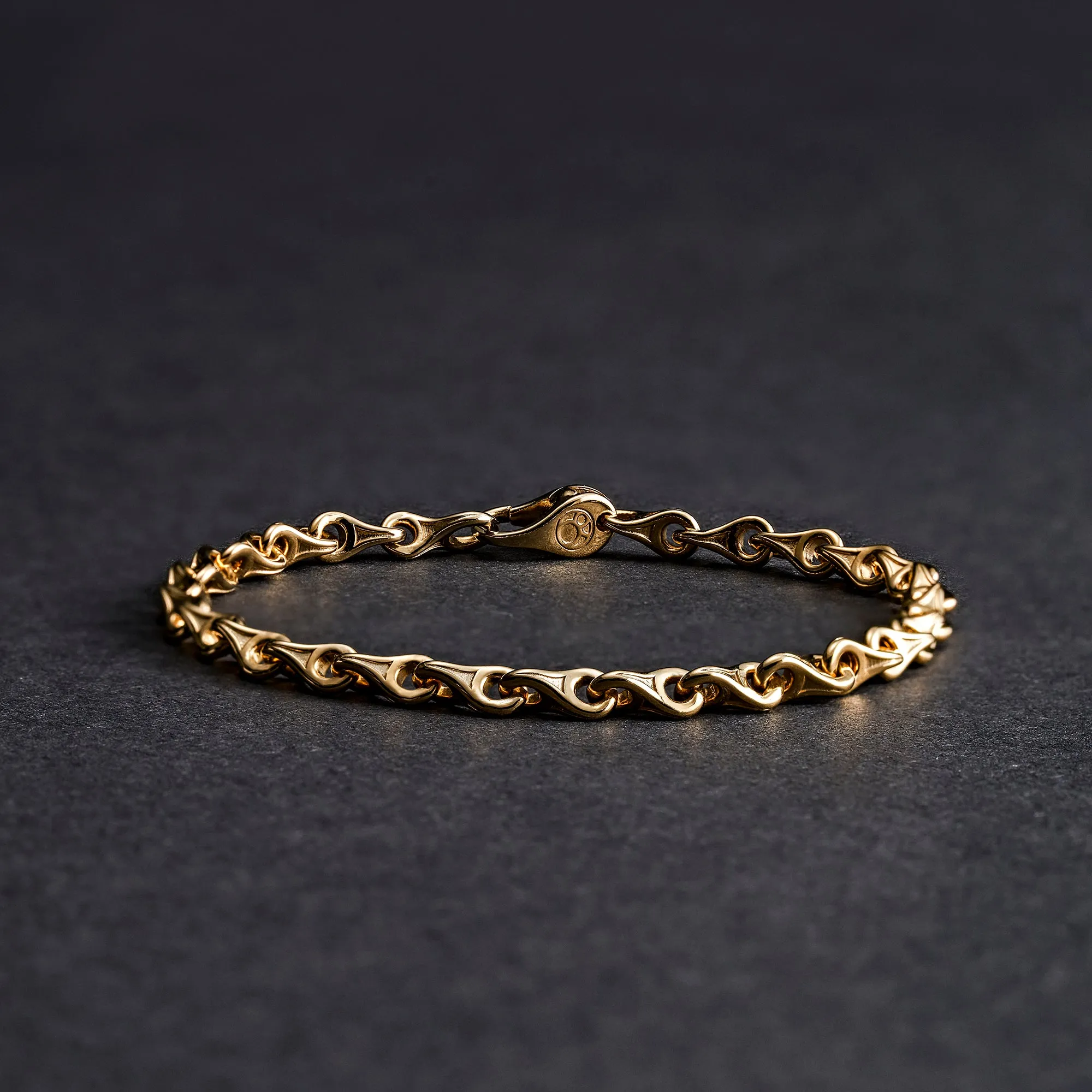 18k Gold Teardrop Chain Bracelet