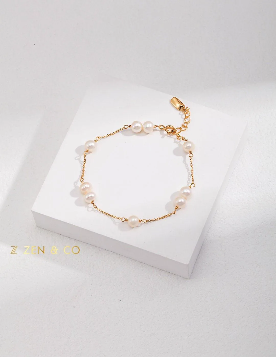 BLAIR Minimalist Pearl Bracelet