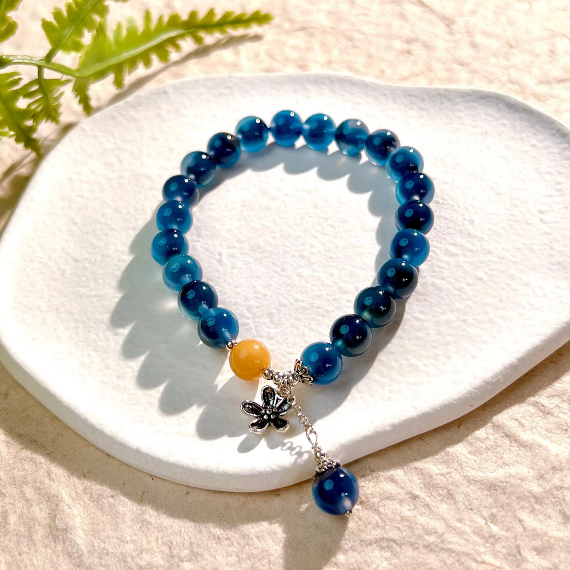 Blue Sugar Agate Heart Bracelet With Small Flower Pendant