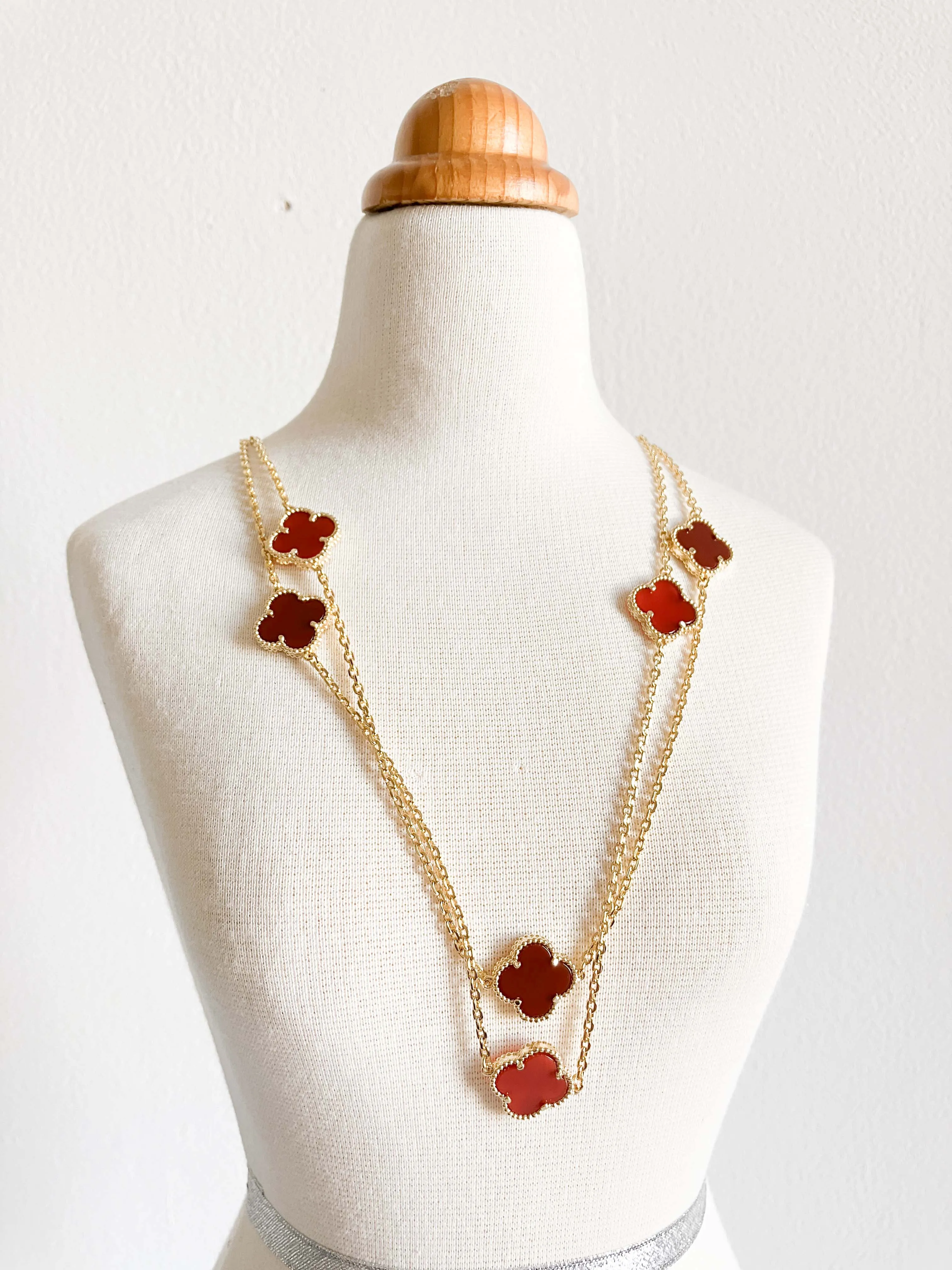 Carnelian Quatrefoil Rope Necklace in Gold