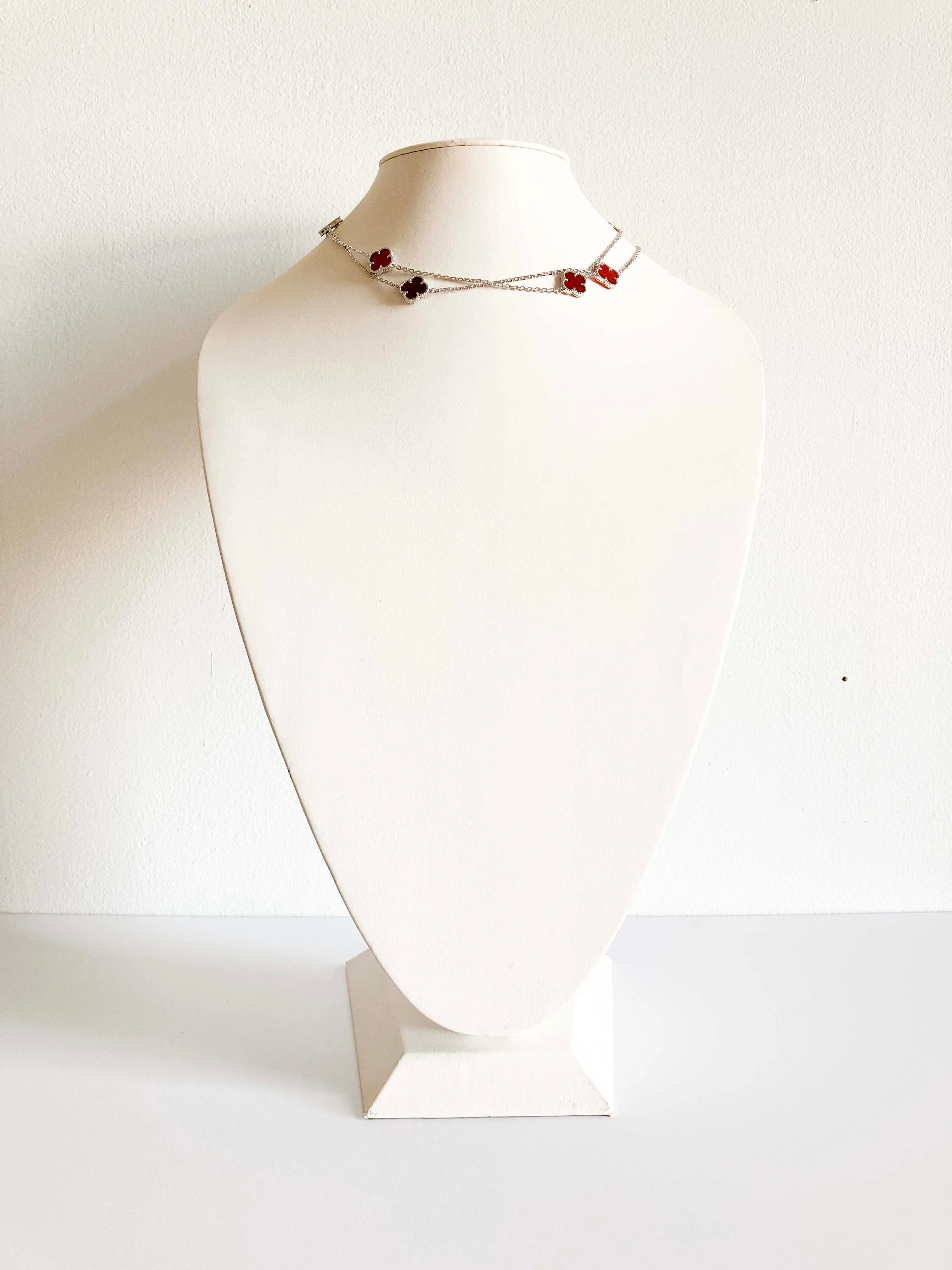 Carnelian Quatrefoil Rope Necklace in Silver