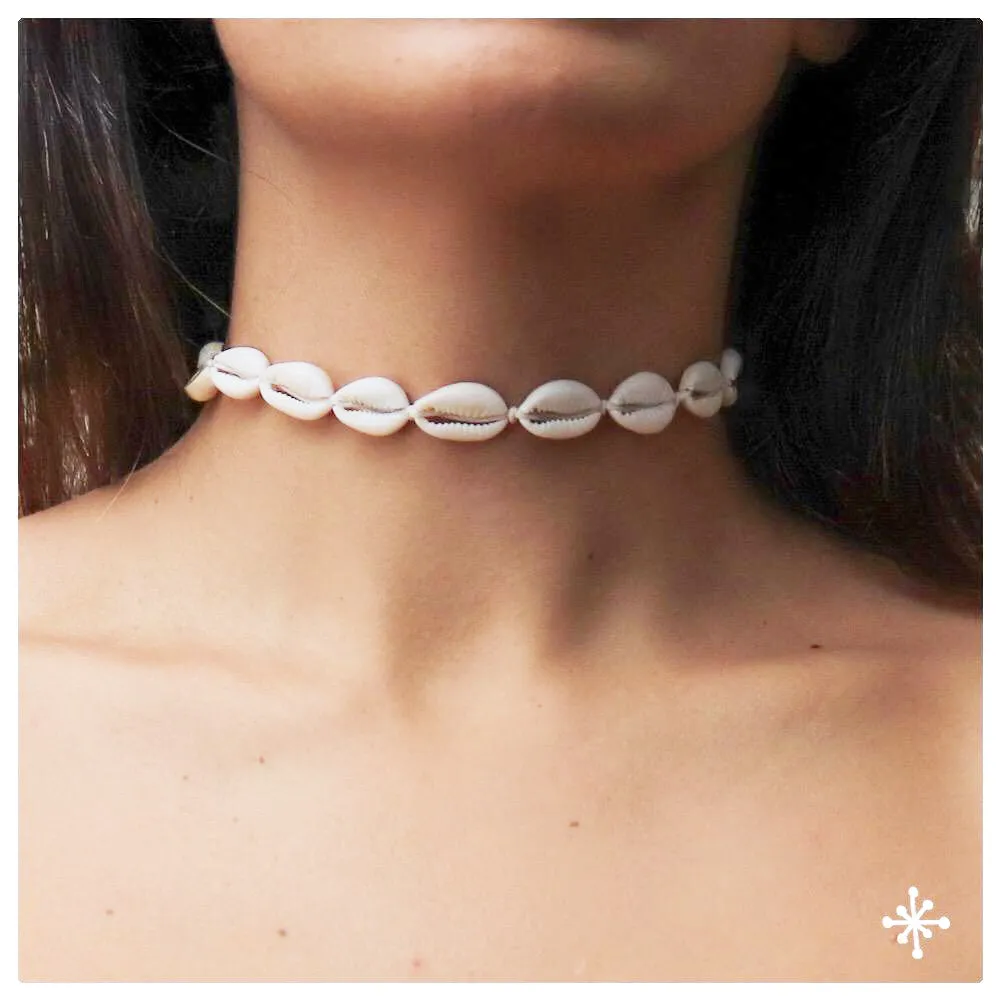 Cowrie Shell Choker 1 / Cream Cord