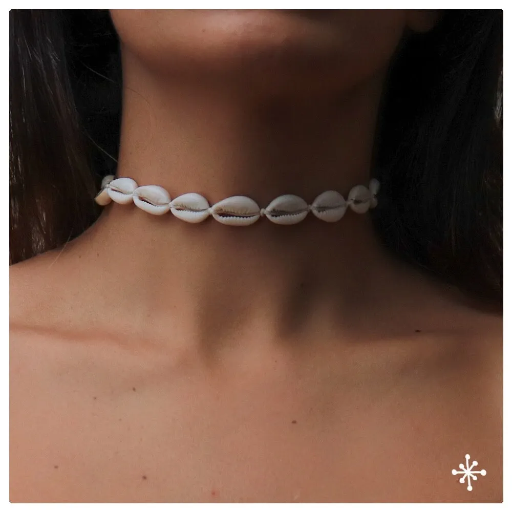 Cowrie Shell Choker 1 / Cream Cord