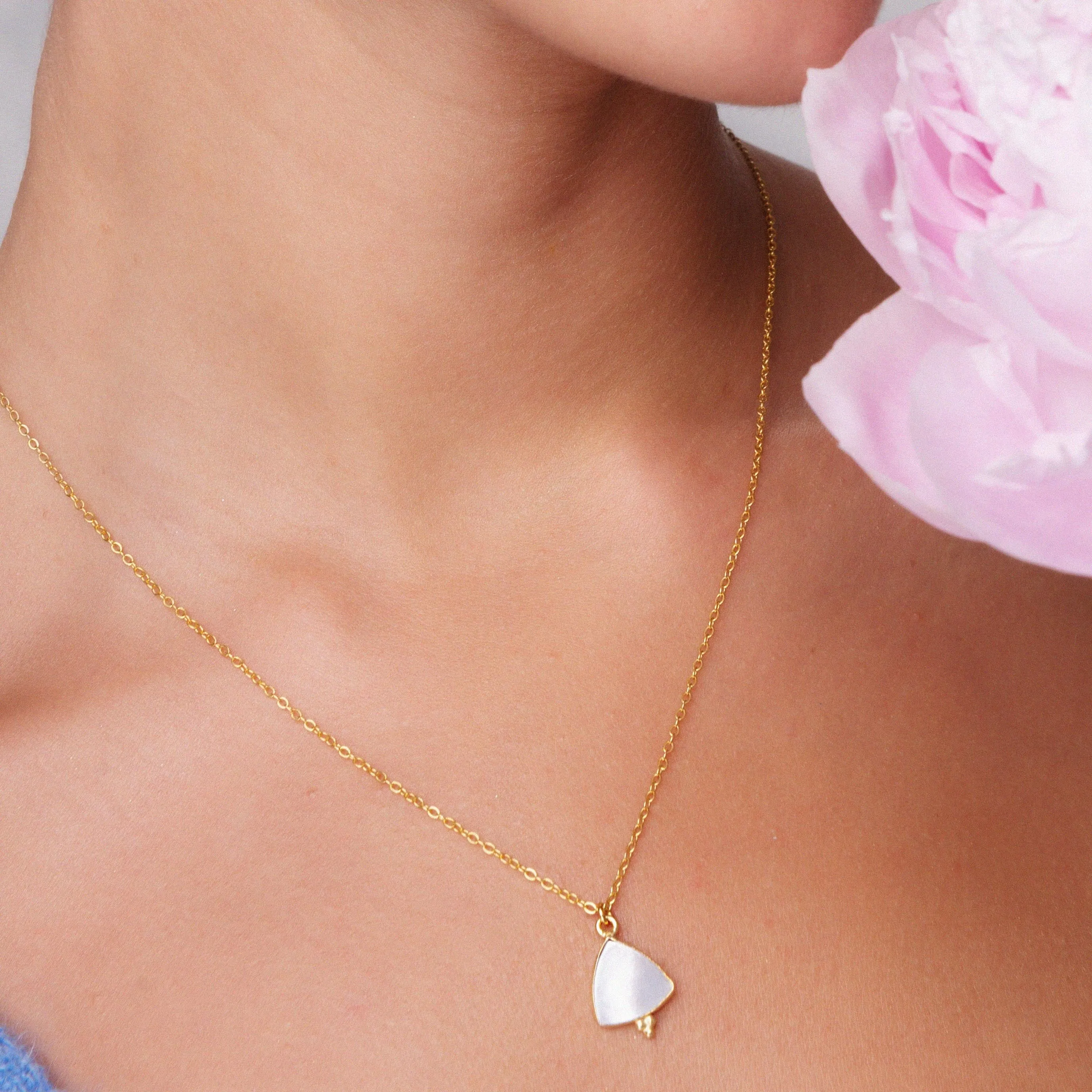 Lola Necklace Mother of Pearl