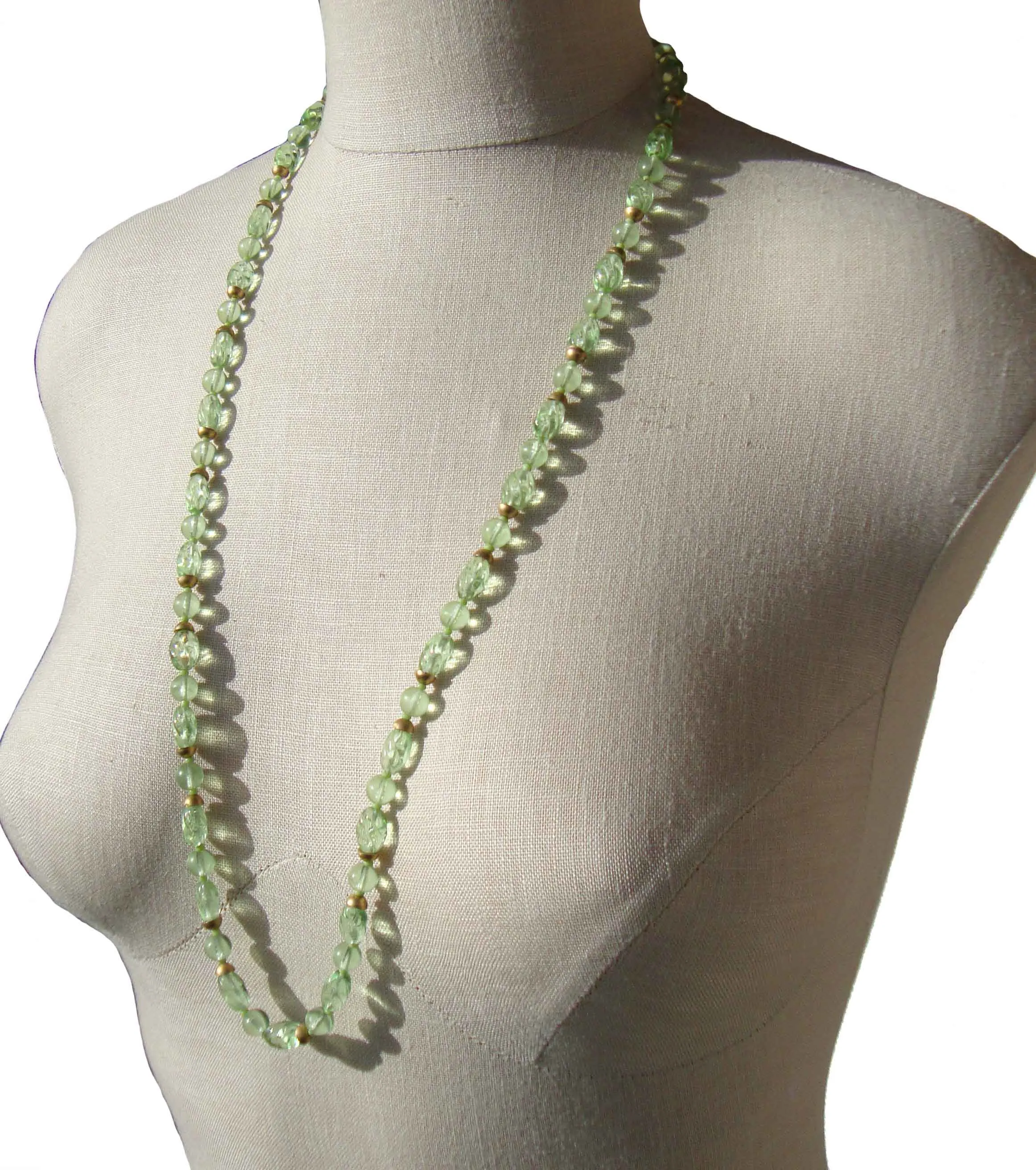 Vintage 30s Beaded Necklace Periodot Green Glass Beads