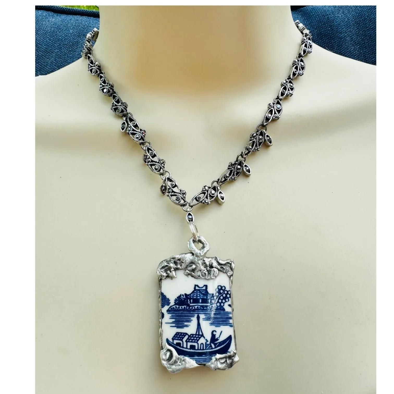 Vintage Churchill Willow Shard Handcrafted Necklace With Silver-Blend Metalwork Pendant